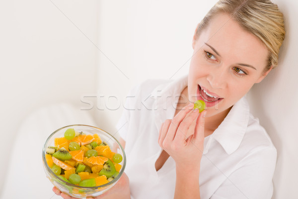 Femme bol salade de fruits blanche [[stock_photo]] © CandyboxPhoto
