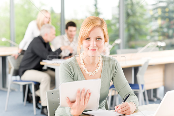 Foto stock: Jóvenes · negocios · estudiantes · mujer · de · negocios · frente · reunión