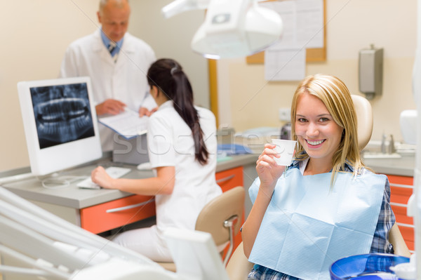 Zahnärztliche Büro lächelnd weiblichen Patienten Zahnarztpraxis Stock foto © CandyboxPhoto