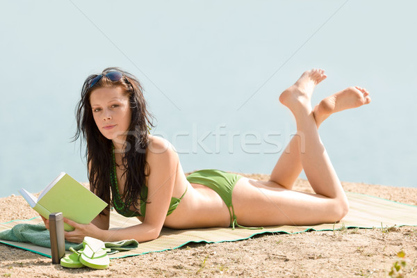 [[stock_photo]]: été · plage · femme · détendre · livre · bikini