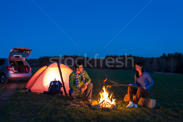 Stockfoto: Tent · camping · auto · paar · vergadering · vreugdevuur