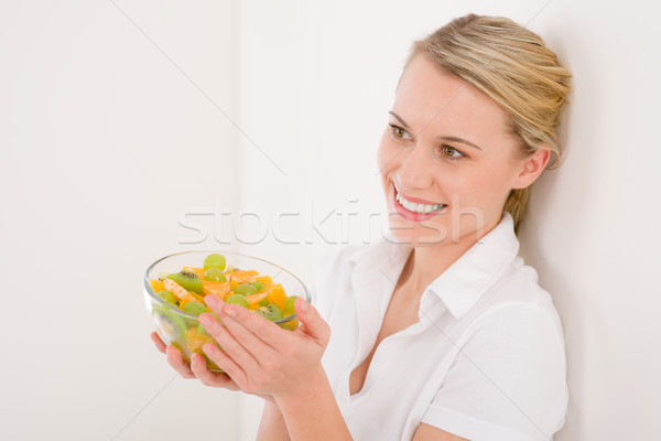 Femme bol salade de fruits blanche [[stock_photo]] © CandyboxPhoto