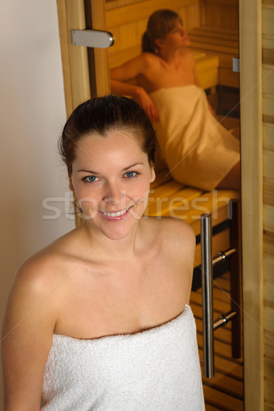 Kobiet sauna ręcznik młoda kobieta stwarzające pokój Zdjęcia stock © CandyboxPhoto