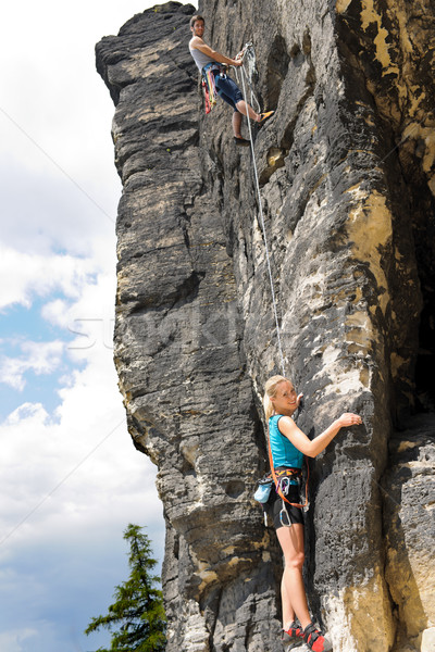 Klettern männlich Ausbilder Frau Seil halten Stock foto © CandyboxPhoto