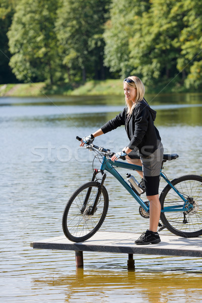 Горный велосипед Постоянный озеро пирс глядя Сток-фото © CandyboxPhoto