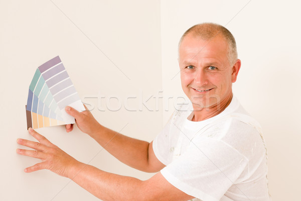 Home volwassen mannelijke schilder kleur kiezen Stockfoto © CandyboxPhoto