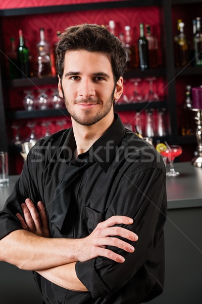 [[stock_photo]]: Barman · vêtements · noir · permanent · cocktail · bar