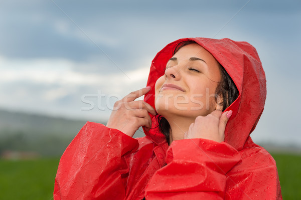 Genießen Regentropfen Gesicht jungen hübsche Frau Stock foto © CandyboxPhoto