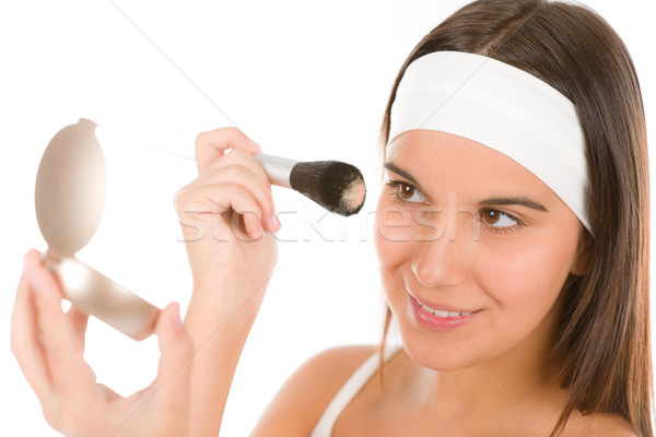 Foto stock: Make-up · cuidados · com · a · pele · mulher · pó · mulher · jovem · pincéis · de · maquiagem