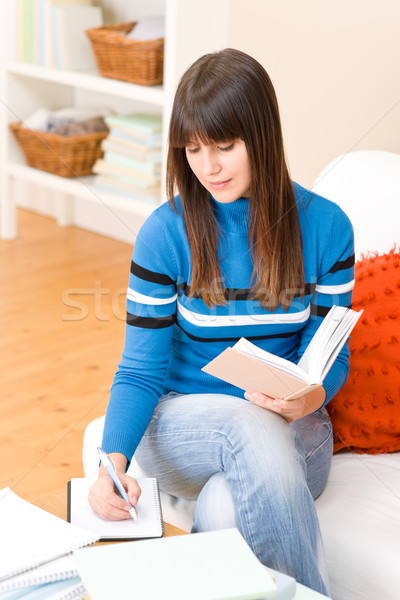 [[stock_photo]]: Adolescent · fille · maison · étudiant · écrire · devoirs