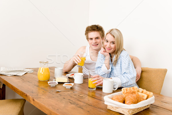 Stok fotoğraf: Kahvaltı · mutlu · çift · tadını · çıkarmak · romantik · sabah