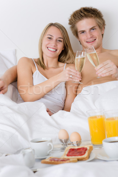 Сток-фото: роскошь · отель · медовый · месяц · завтрак · пару · кровать