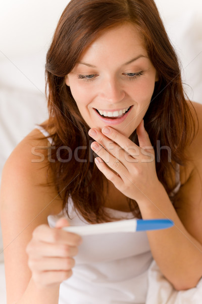 Stock fotó: Terhességi · teszt · boldog · meglepődött · nő · pozitív · eredmény