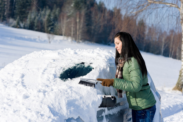 Zimą samochodu kobieta śniegu przednia szyba szczotki Zdjęcia stock © CandyboxPhoto
