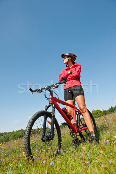 Foto stock: Mulher · jovem · mountain · bike · primavera · natureza · mulher