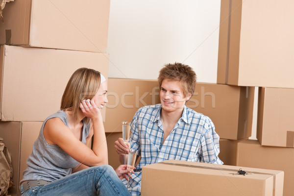Költözés boldog férfi nő ünnepel pár Stock fotó © CandyboxPhoto