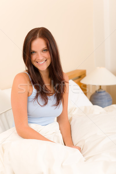Yatak odası güzel bir kadın yukarı beyaz yatak sabah Stok fotoğraf © CandyboxPhoto