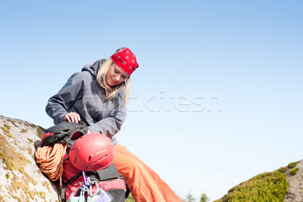 [[stock_photo]]: Actif · femme · escalade · détendre · sac · à · dos · jeune · femme