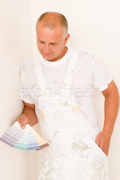 Zdjęcia stock: Domu · dojrzały · mężczyzna · malarz · kolor · wybierać
