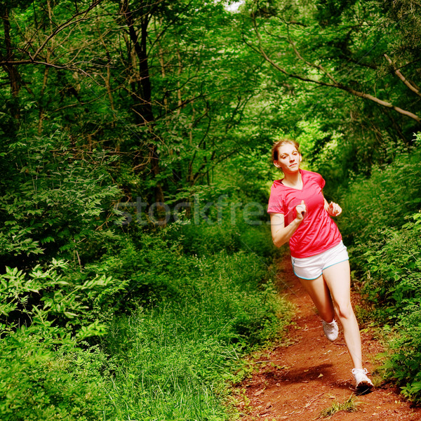 женщину красный работает тропе Runner полный Сток-фото © cardmaverick2