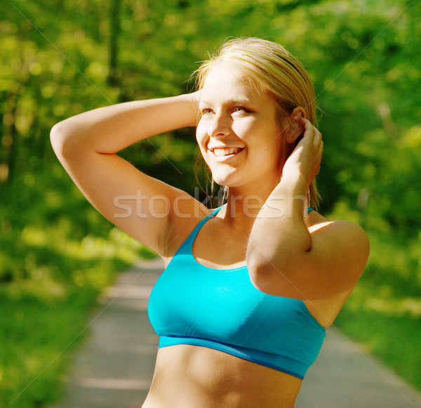 Jonge vrouw bos pad sport natuur Stockfoto © cardmaverick2