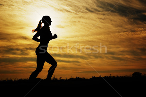 ストックフォト: 日没 · ランナー · 美しい · 若い女性 · を実行して · 女性