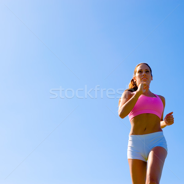 Atletisch vrouw weide compleet Stockfoto © cardmaverick2