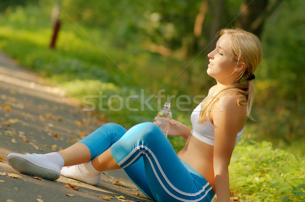 Mooie jonge runner jong meisje bos meisje Stockfoto © cardmaverick2