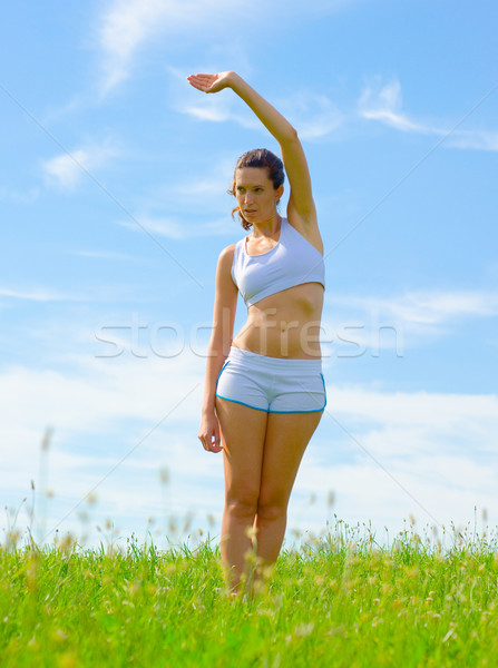Mulher madura atleta primavera prado mulher Foto stock © cardmaverick2