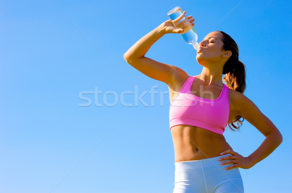 Sportos nő testmozgás edz legelő teljes Stock fotó © cardmaverick2