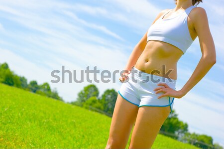 Femeie frumoasa alergător frumos antrenament femeie Imagine de stoc © cardmaverick2
