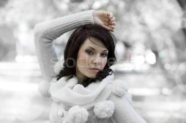 Iarnă parc portret tineri destul de bruneta Imagine de stoc © carlodapino