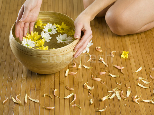 Humide mains fleurs eau rose beauté [[stock_photo]] © carlodapino