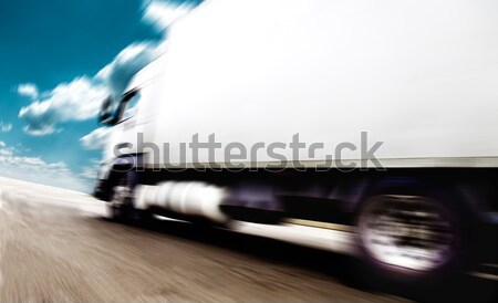 Zdjęcia stock: Transportu · prędkości · ciężarówka · ciężarówki · niebo · chmury