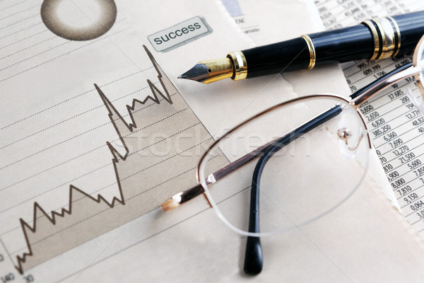 Ekonomiczny grafiki okulary pracy tle Zdjęcia stock © carloscastilla