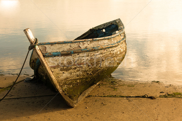 Barco río pequeño edad madera Foto stock © Carpeira10