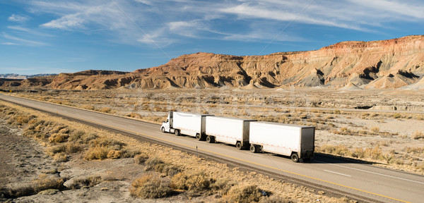 út hosszú 18 nagy tandem teherautó Stock fotó © cboswell