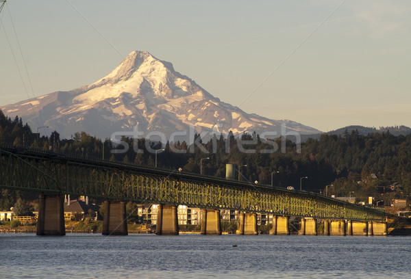 Bridge over Columbia to Hood River Oregon Cascade Mountian Stock photo © cboswell