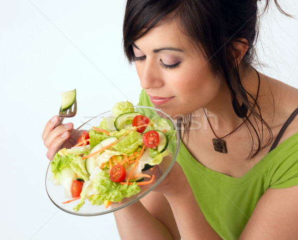Egészséges étkezés nő nyers étel friss zöld saláta Stock fotó © cboswell