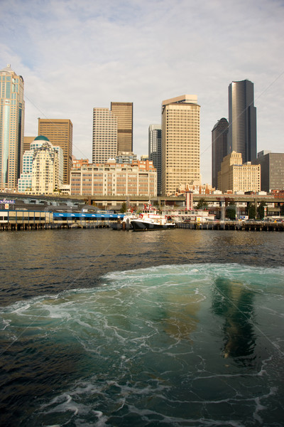 Seattle ufuk çizgisi feribot tekne inşaat cam Stok fotoğraf © cboswell