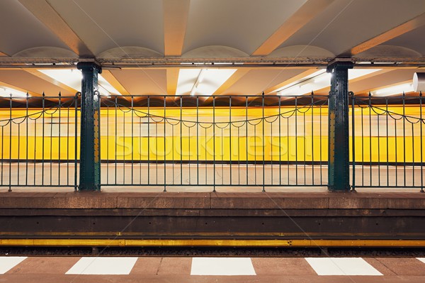 Verkeer metro trein ondergrondse station Stockfoto © Chalabala