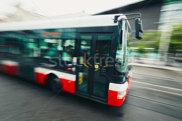 Bus öffentlichen Verkehrsmitteln täglich Leben Stadt Straße Stock foto © Chalabala