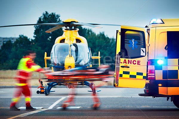 Stockfoto: Nood · medische · dienst · samenwerking · lucht · redding