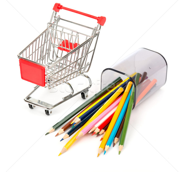 Foto stock: Cesta · de · la · compra · crayones · aislado · blanco · madera · lápiz