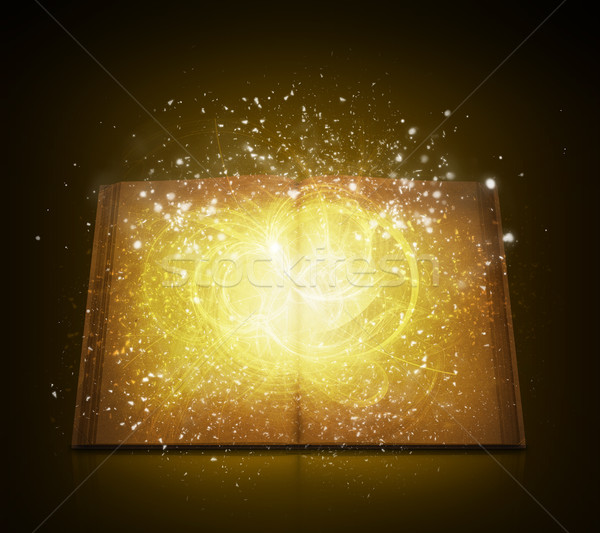 Imagine de stoc: Vechi · carte · deschisă · magic · lumina · cădere · stele