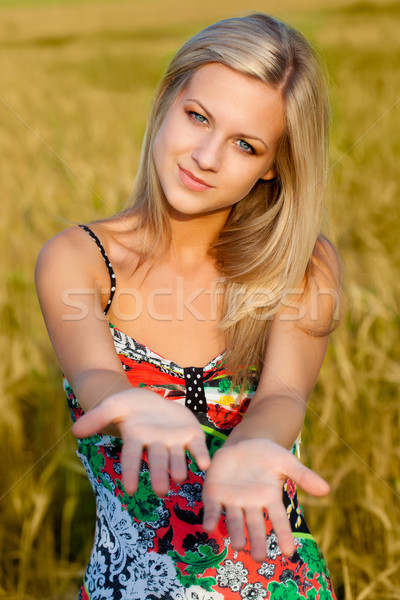 Frau Fuß Weizenfeld schönen blonde Frau Frauen Stock foto © chesterf