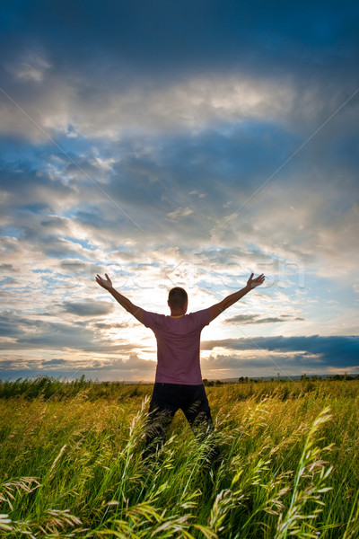 Libertad sentido hombre hasta manos Foto stock © chesterf