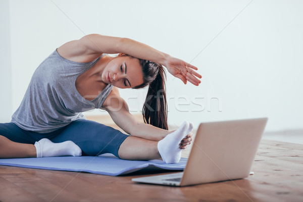 [[stock_photo]]: Belle · jeune · femme · yoga · maison · regarder · heureux