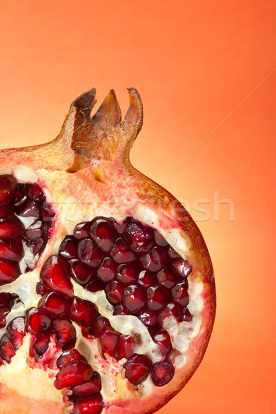 Hälfte Granatapfel rot Kopie Raum Text vertikalen Stock foto © chesterf