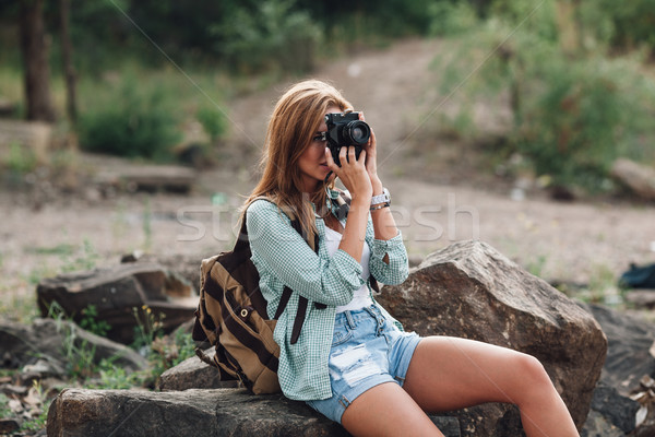 Dziewczyna zdjęcia vintage Fotografia kamery zewnątrz Zdjęcia stock © chesterf